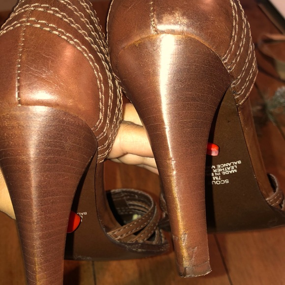 Scout Women's pointy toe brown heels by Carlos Santana size 7M - Picture 5 of 5